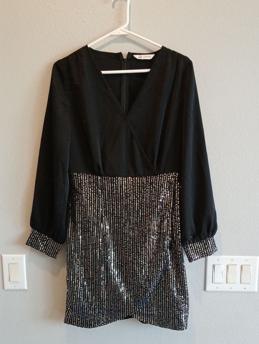 Medium Cupshe Black Long-Sleeve Sequin Waistband Mini Dress Party Holiday Silver
